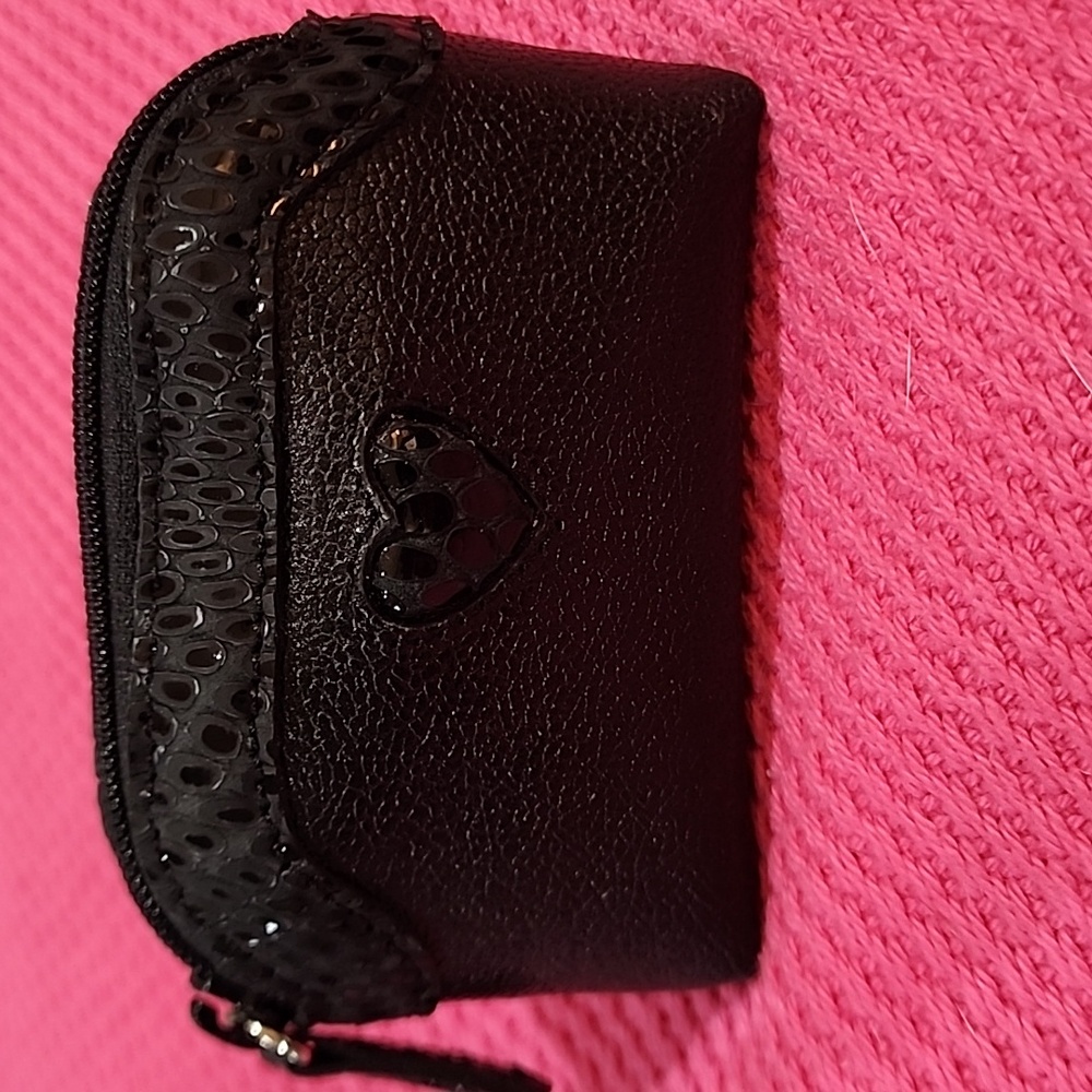 NWOT Brighton Black Leather Coin Purse, Patent Leather Oval Design on Trim